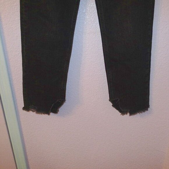 We The Free People Baggy Boyfriend Jeans Size 25 High Button Fly Fringe Crop - Picture 4 of 12